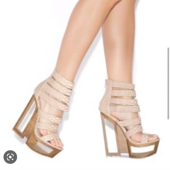 COPY - Brand new heels - Picture 5 of 5